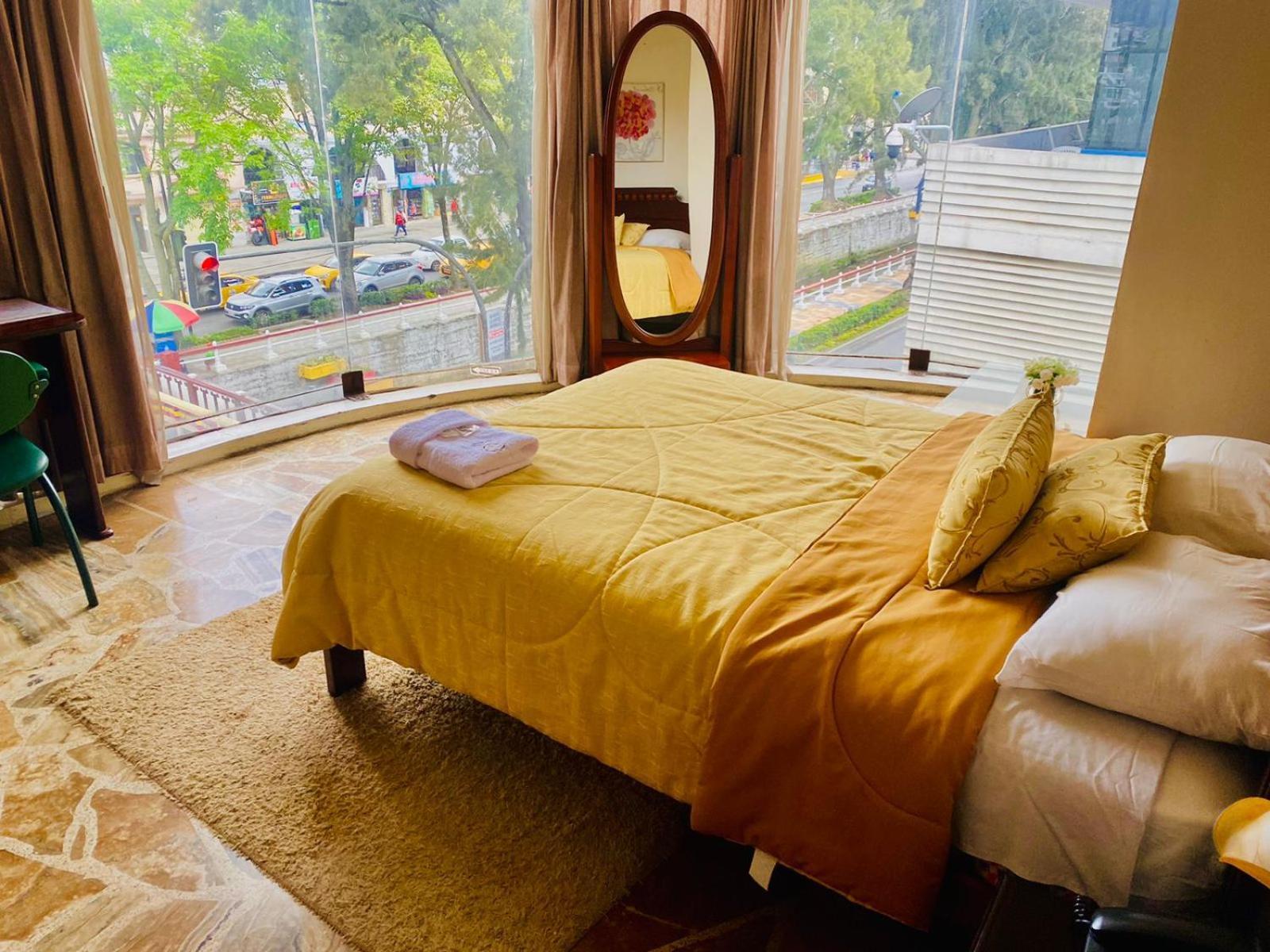 Hotel Cristal Palace Loja Buitenkant foto